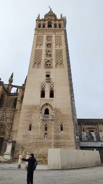 Seville, Spain 🇪🇸 - Center to Plaza de Armas bus station
