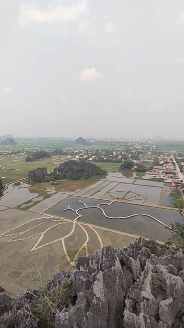 Ninh Binh, Vietnam 🇻🇳 - Mua Cave (1/2)